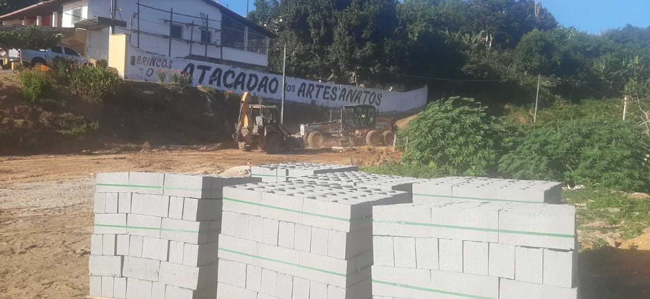 Camacã: Fim de mandato e o prefeito Oziel não para de trabalhar. Já passam de 50 ruas calçadas